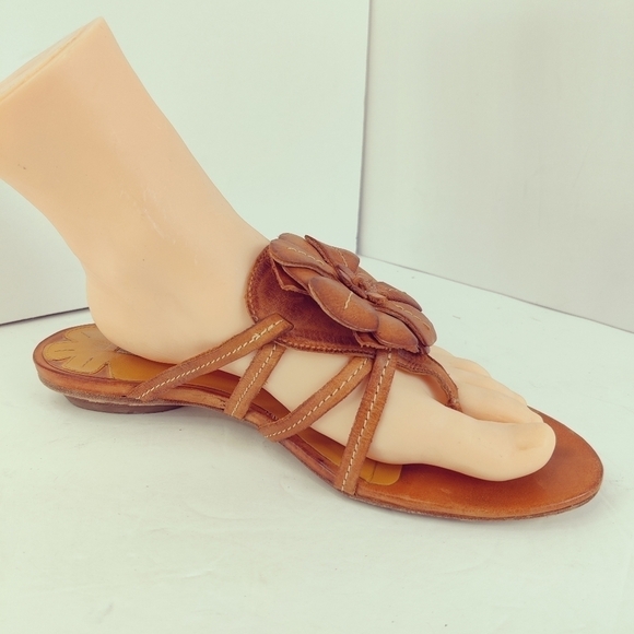 Max Studio Strappy Leather Flower Flat Sandal Flip Flop Slippers Brown Sz 7.5 - Picture 6 of 11